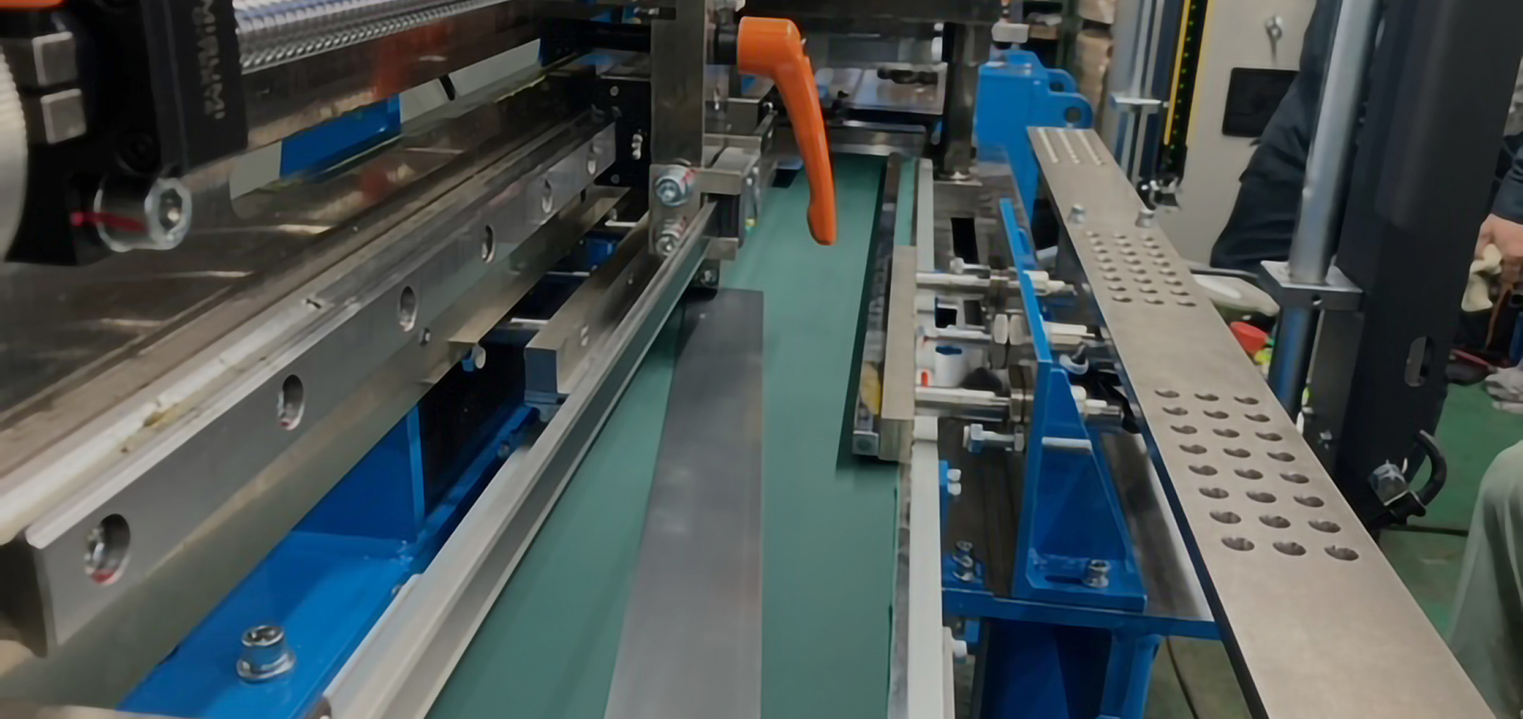 メインビジュアル2